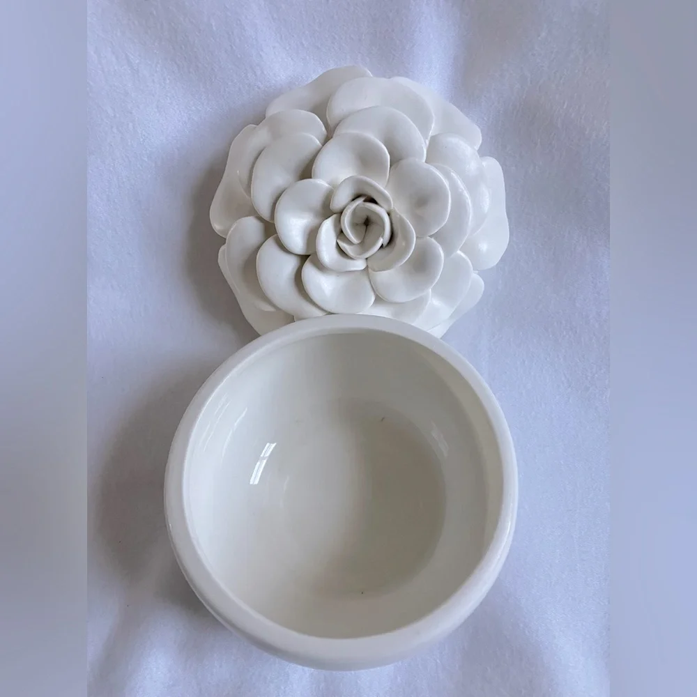 GARDENIA  Ceramic Trinket Box